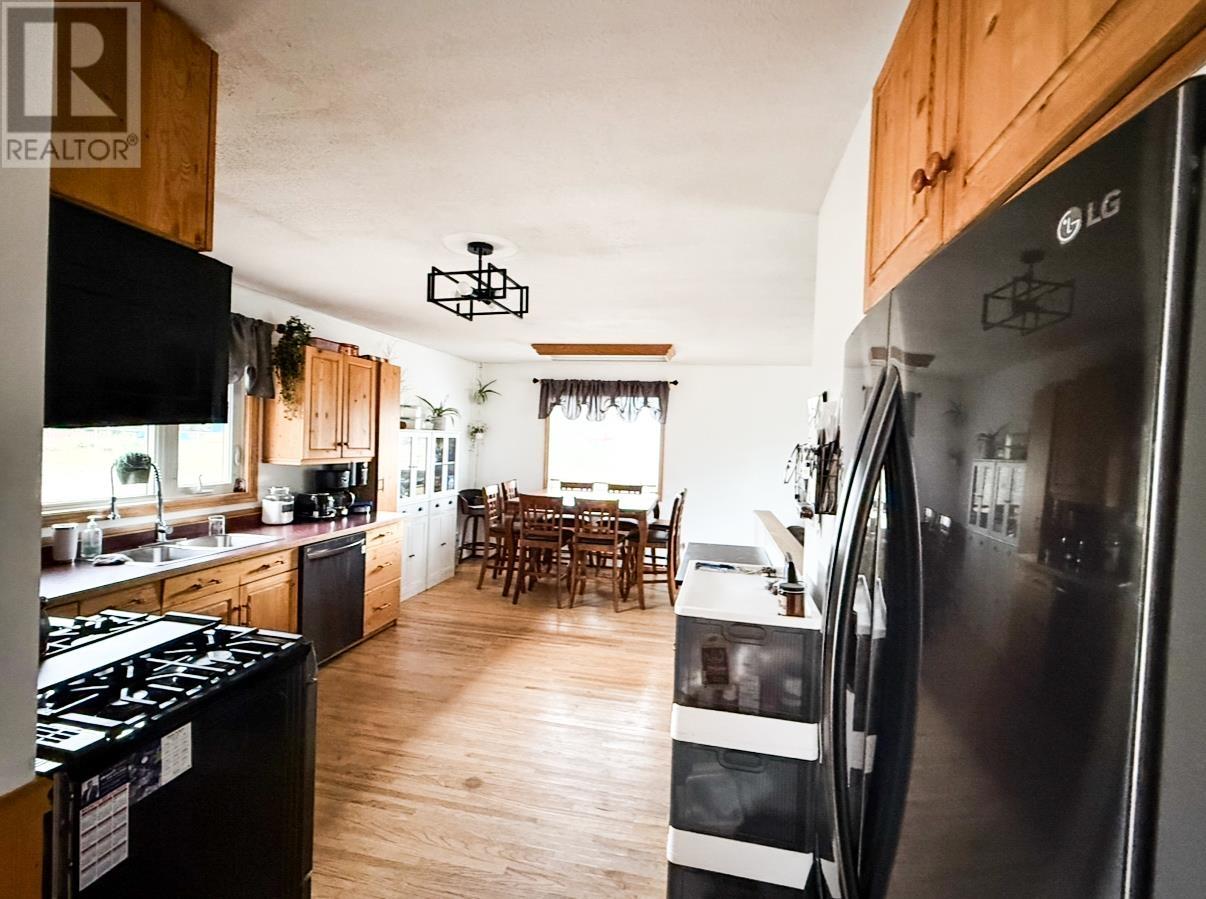 8 John ST - Photo 3 of 26, Ear Falls, Ontario