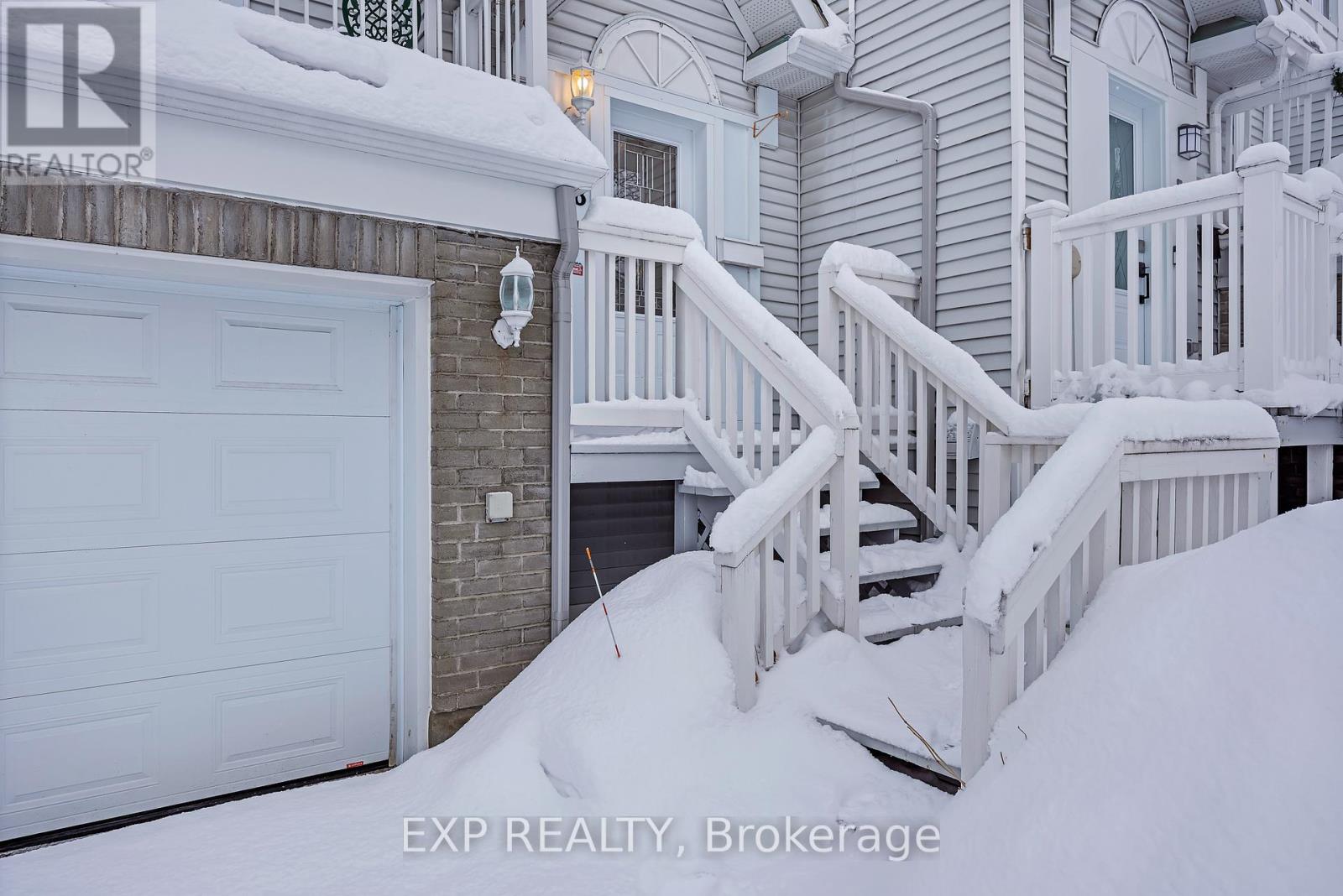 48 CASTLEGREEN PRIVATE - Photo 2 of 28, Ottawa, Ontario