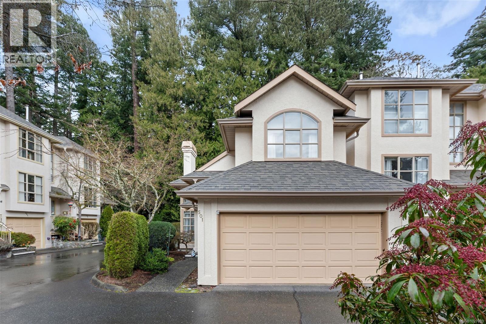 501 510 Marsett Place, Saanich