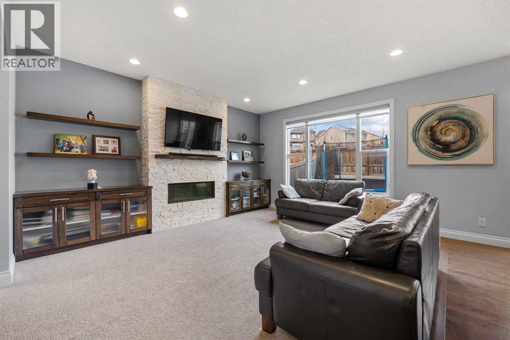 Single Family House for Sale in  Sherwood Square NW Sherwood Calgary 