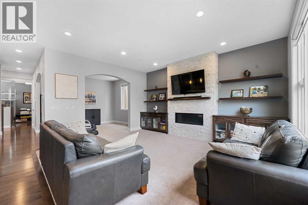 Single Family House for Sale in  Sherwood Square NW Sherwood Calgary 