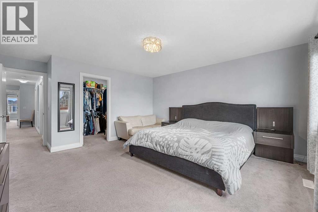 Single Family House for Sale in  Sherwood Square NW Sherwood Calgary 