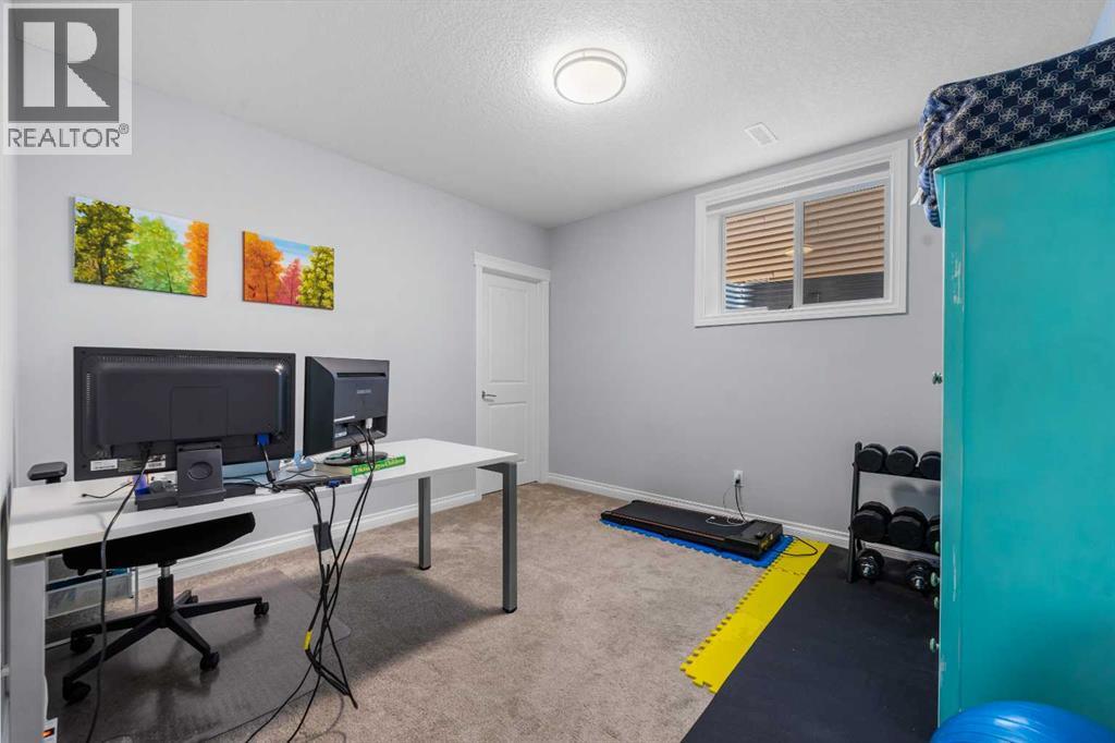 Single Family House for Sale in  Sherwood Square NW Sherwood Calgary 