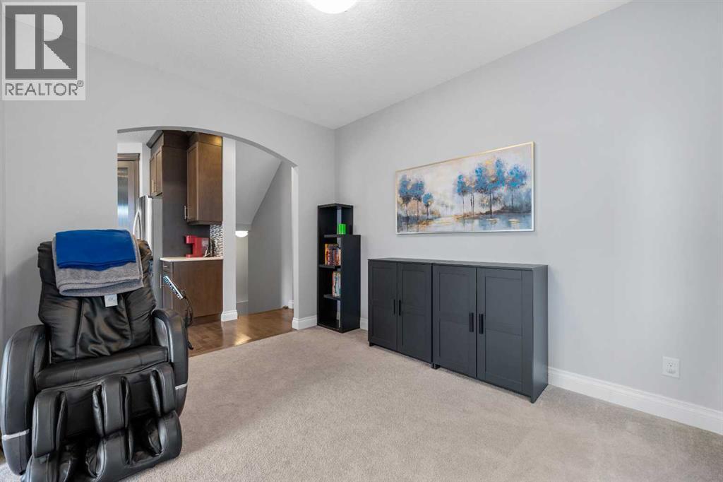 Single Family House for Sale in  Sherwood Square NW Sherwood Calgary 