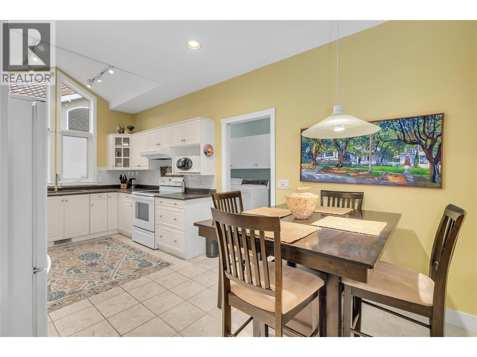 22 452 Glen Pine Court, Kelowna