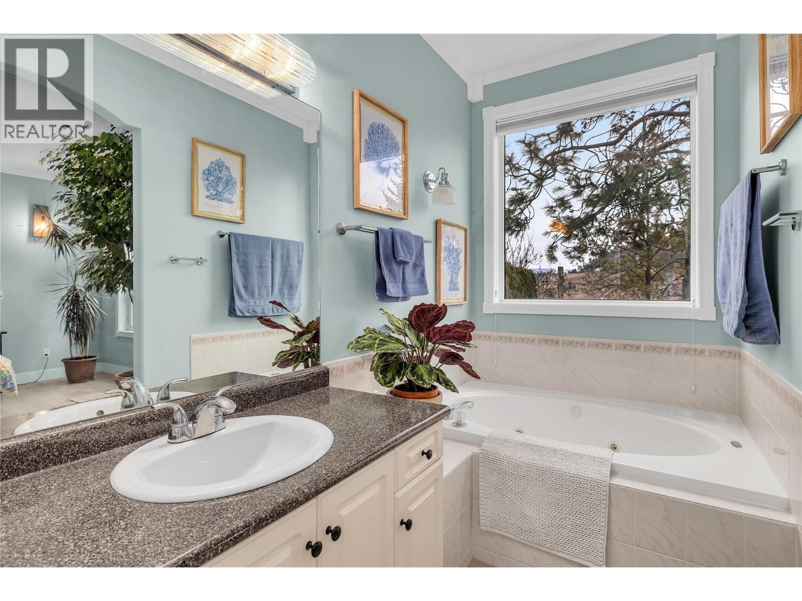 22 452 Glen Pine Court, Kelowna