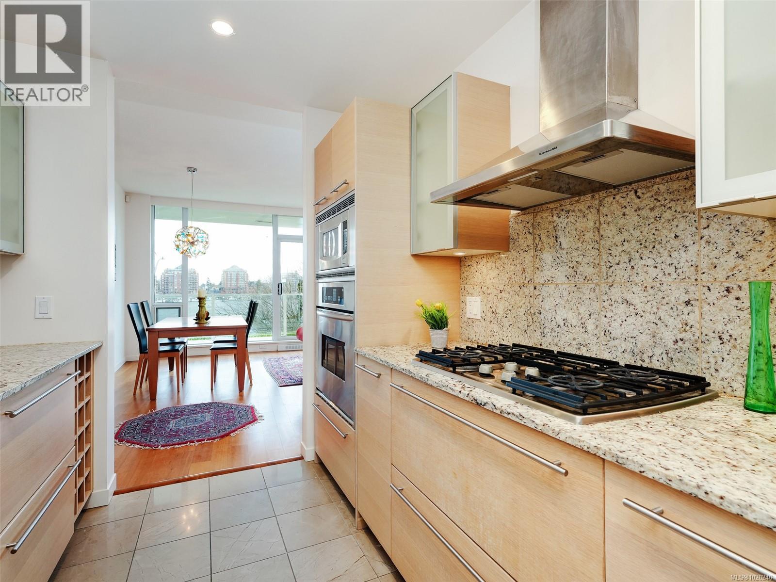 110 68 Songhees Road, Victoria