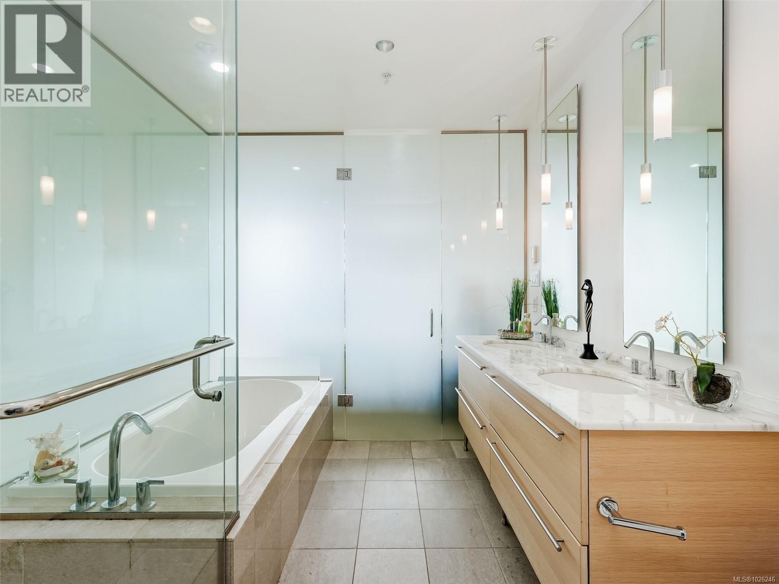 110 68 Songhees Road, Victoria