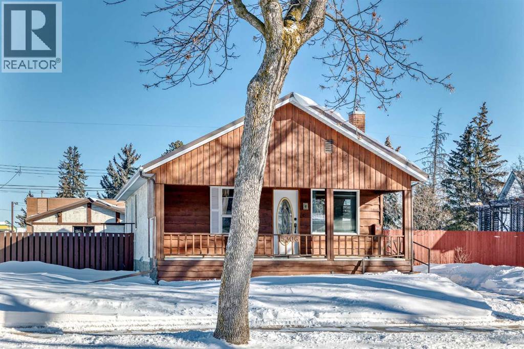 5306 52 Avenue - Photo 2 of 34, Ponoka, Alberta