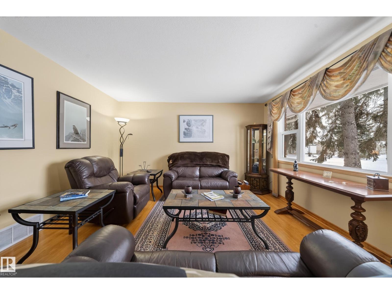 3805 114A ST NW - Photo 5 of 59, Edmonton, Alberta