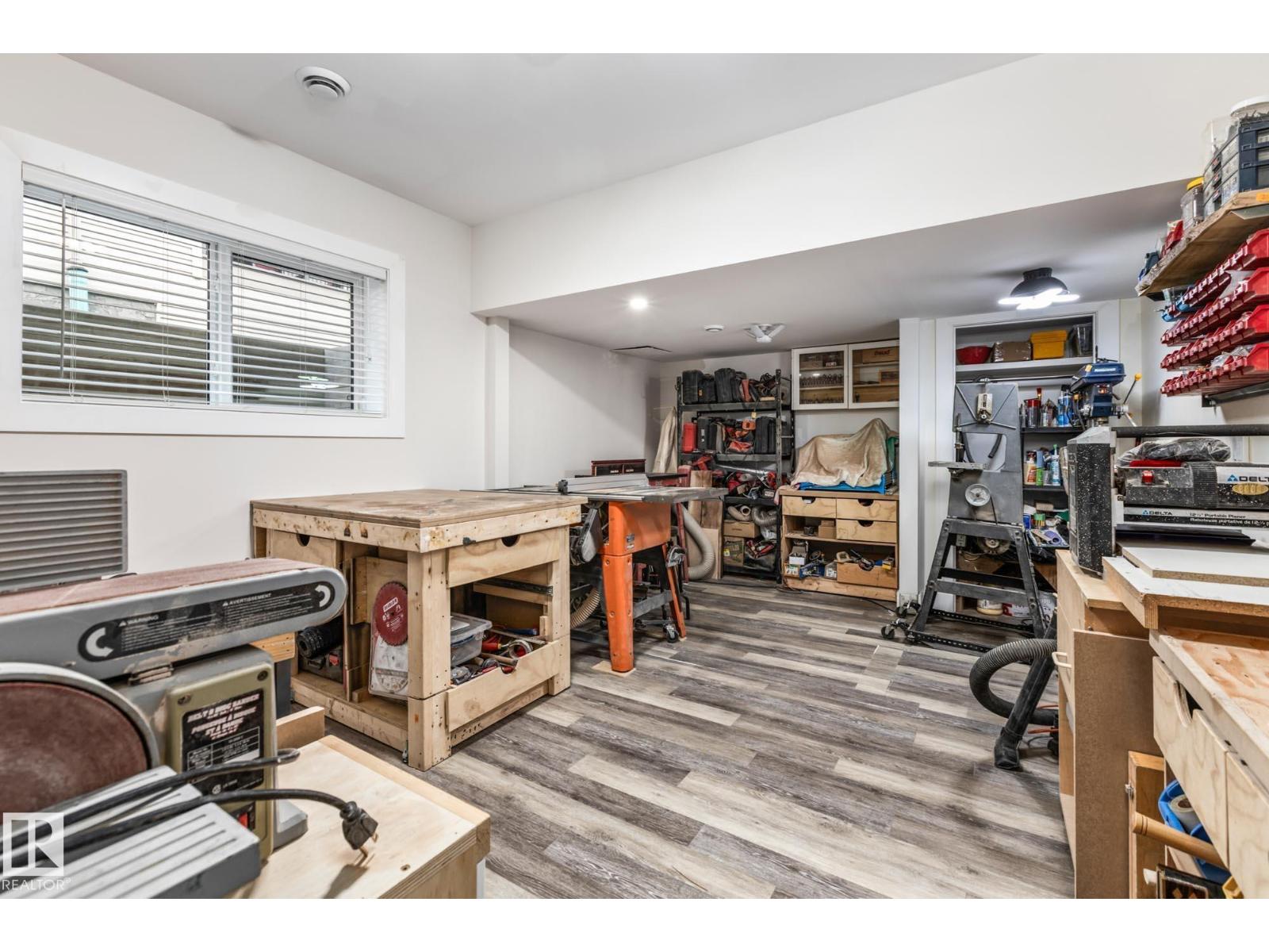 1020 GENESIS LAKE BV, Stony Plain