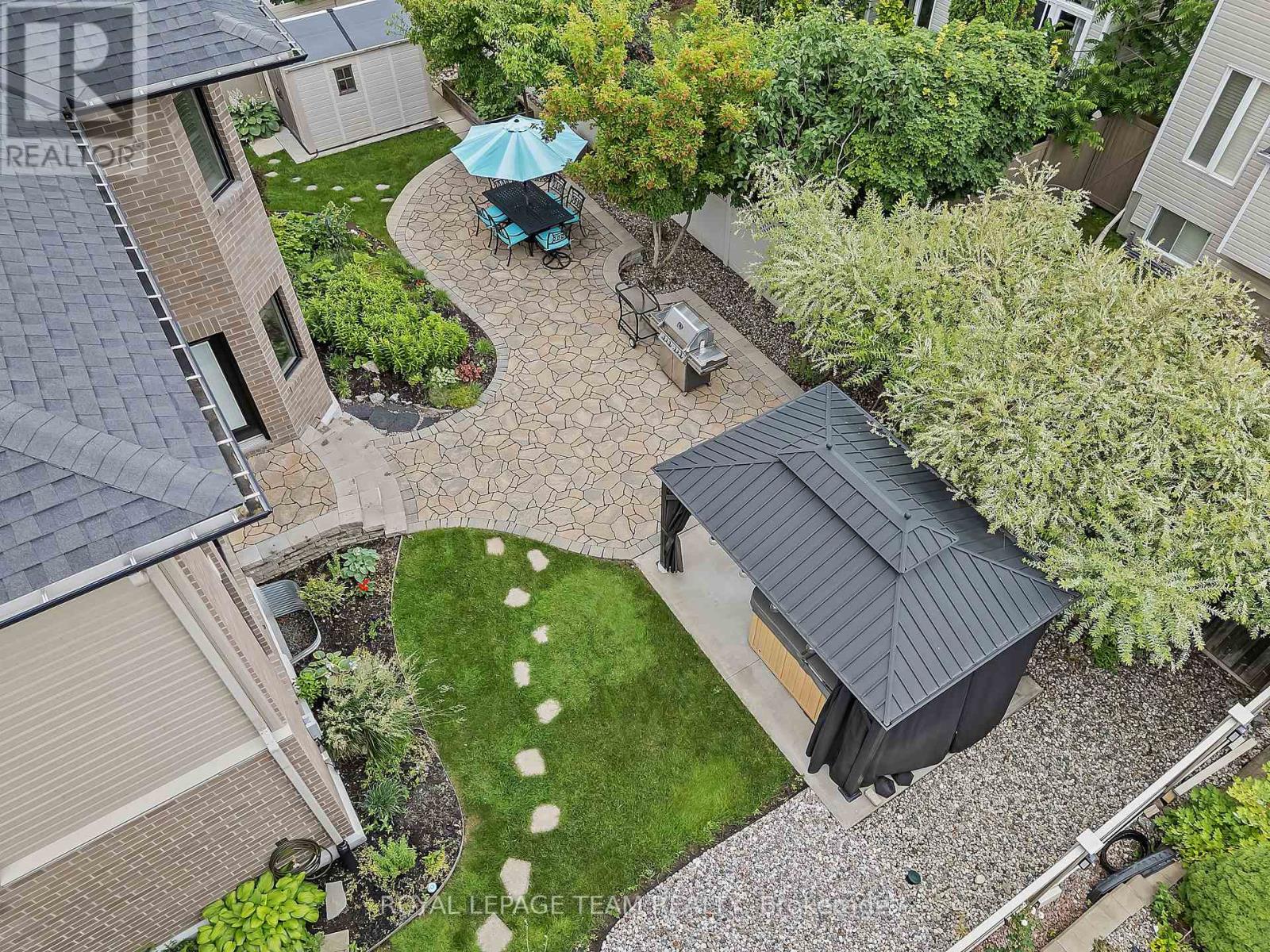 51 BRIDLE CREST COURT - 46