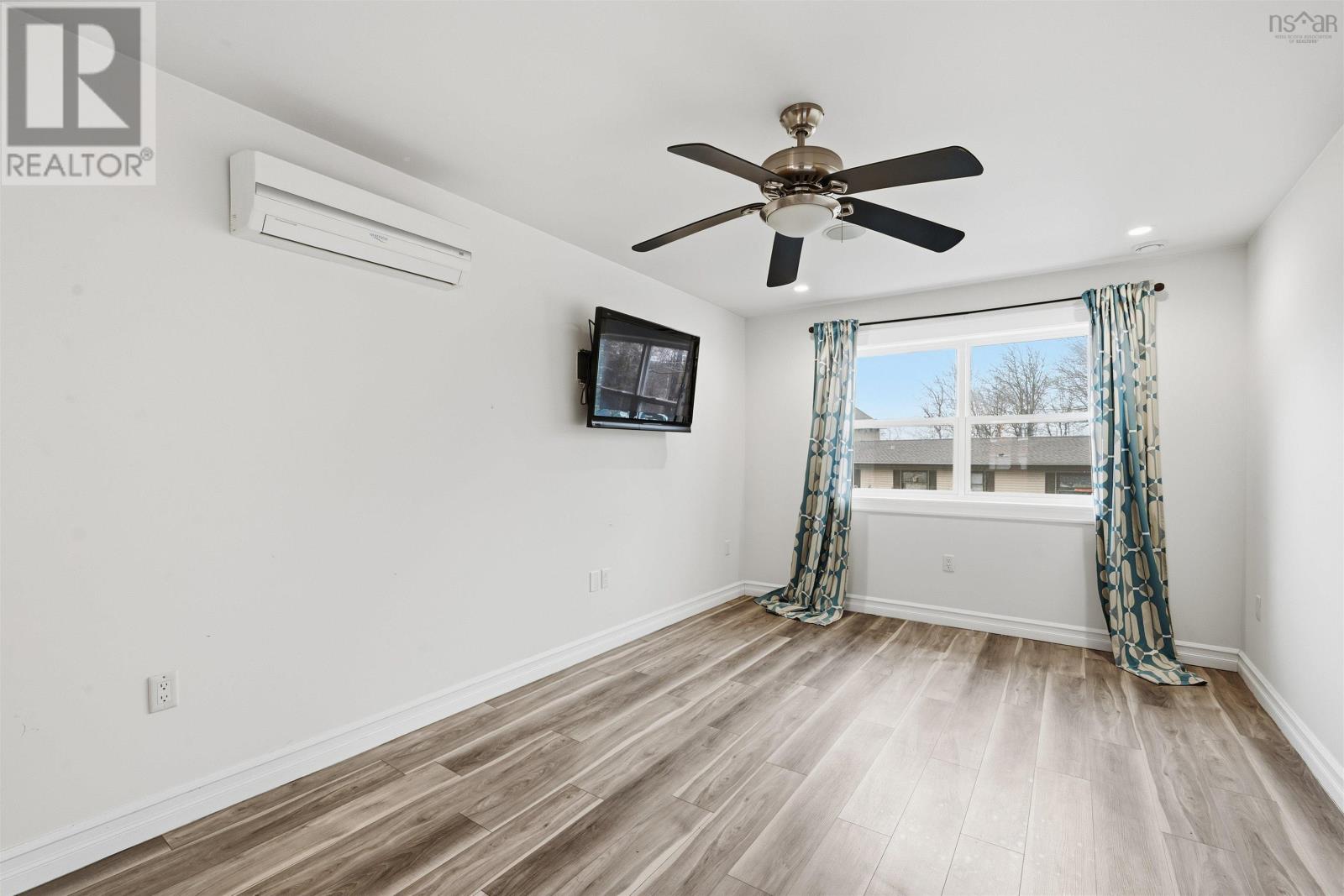 Property 22 of 49 of 24 Gilbert Street