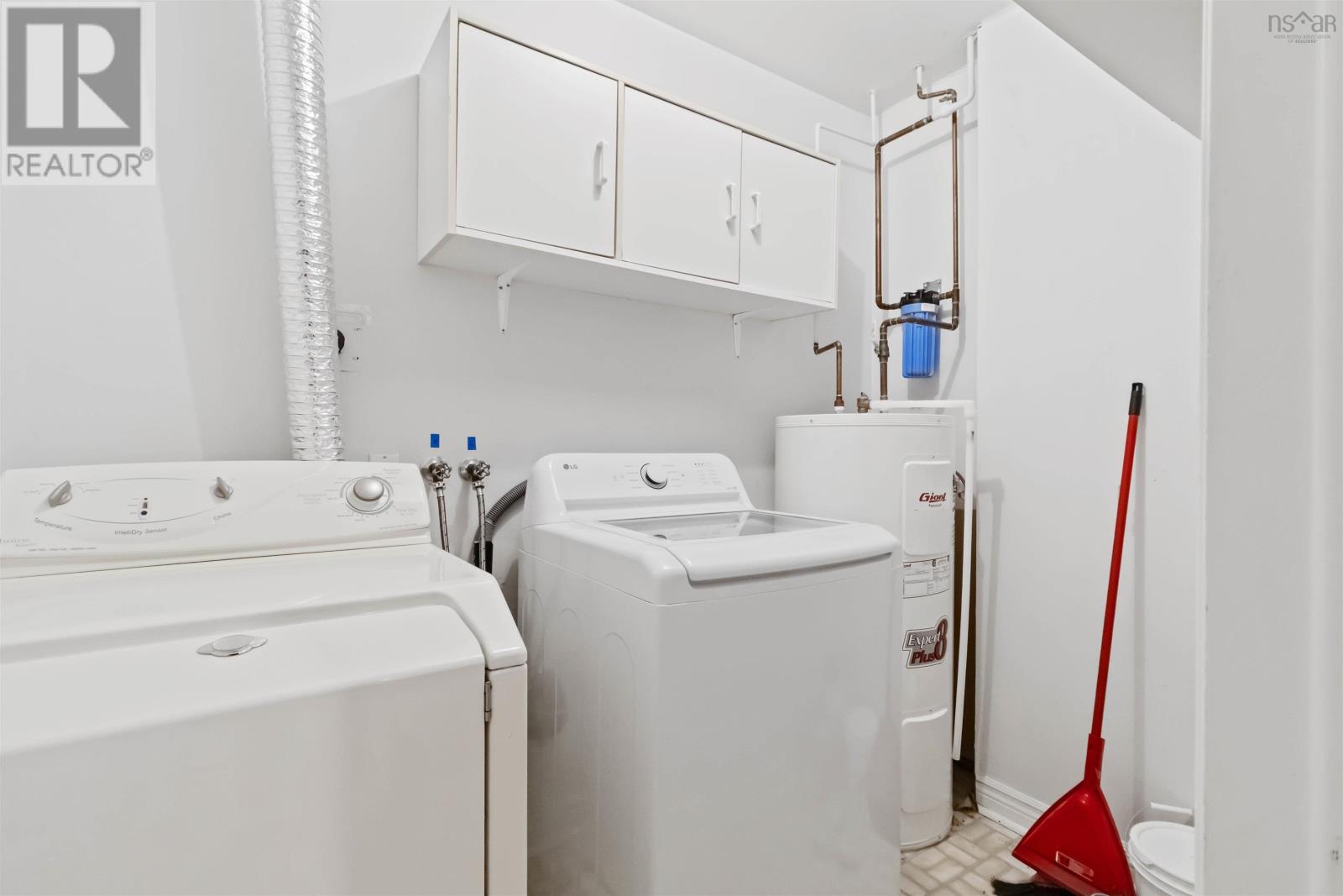 Property 34 of 38 of 403 15 Langbrae Drive