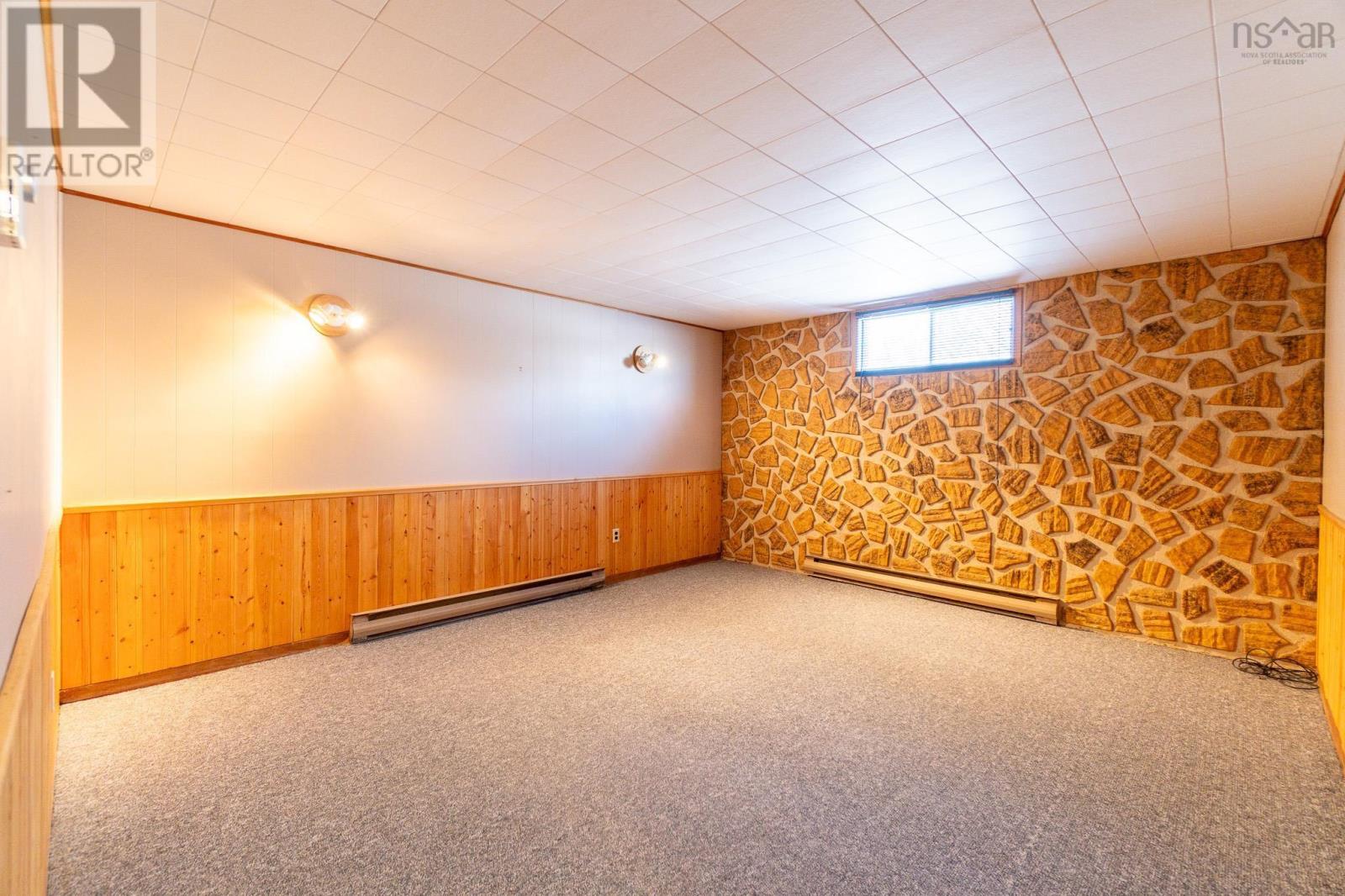 Property 38 of 45 of 408 Belcher Street