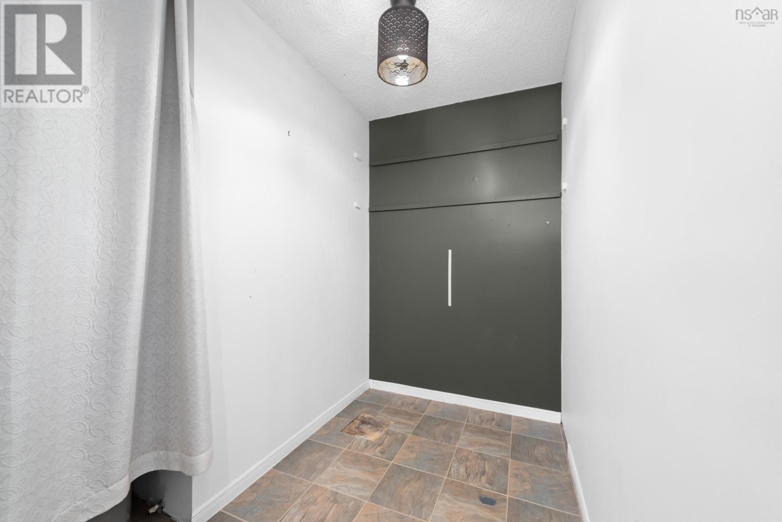 Property 17 of 18 of 101 2 Lombardy Lane