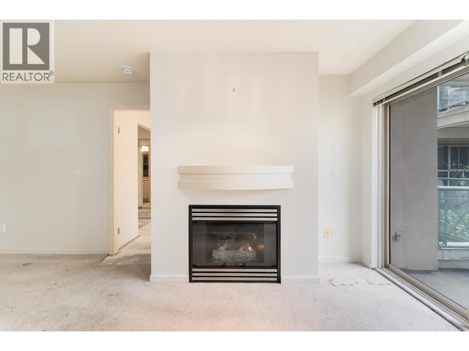 218 332 LONSDALE AVENUE, North Vancouver