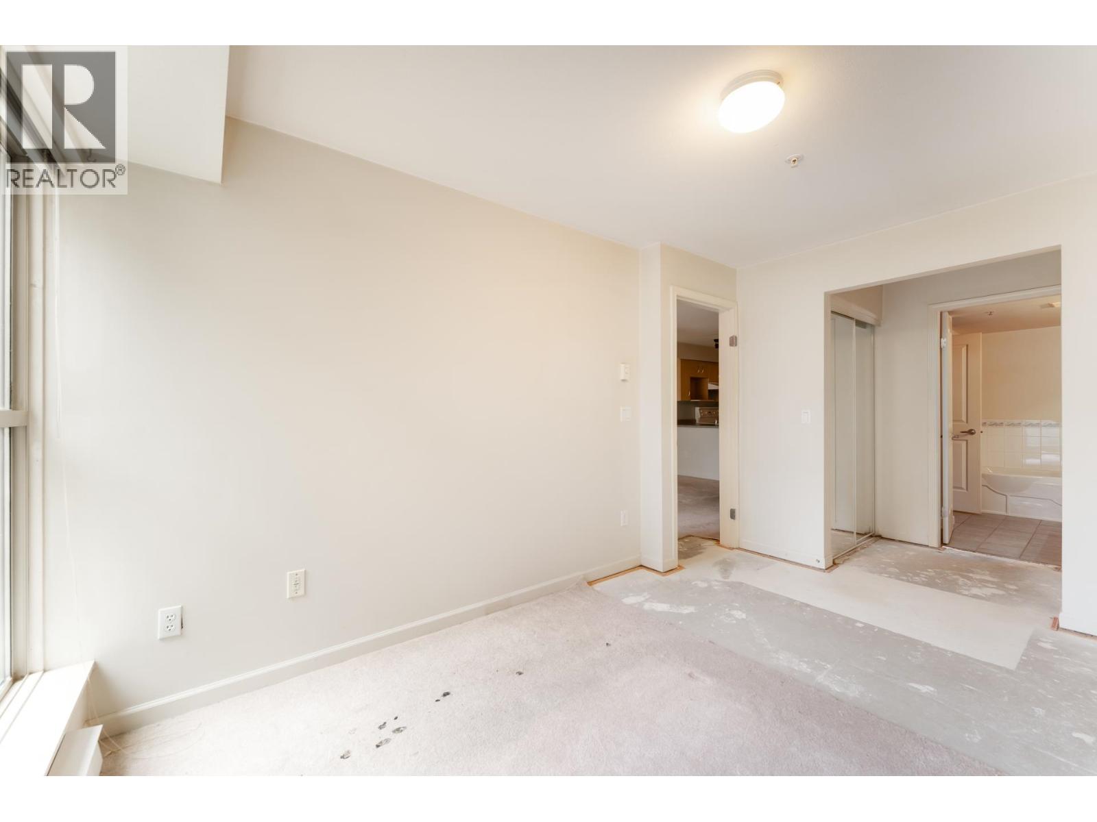 218 332 LONSDALE AVENUE, North Vancouver