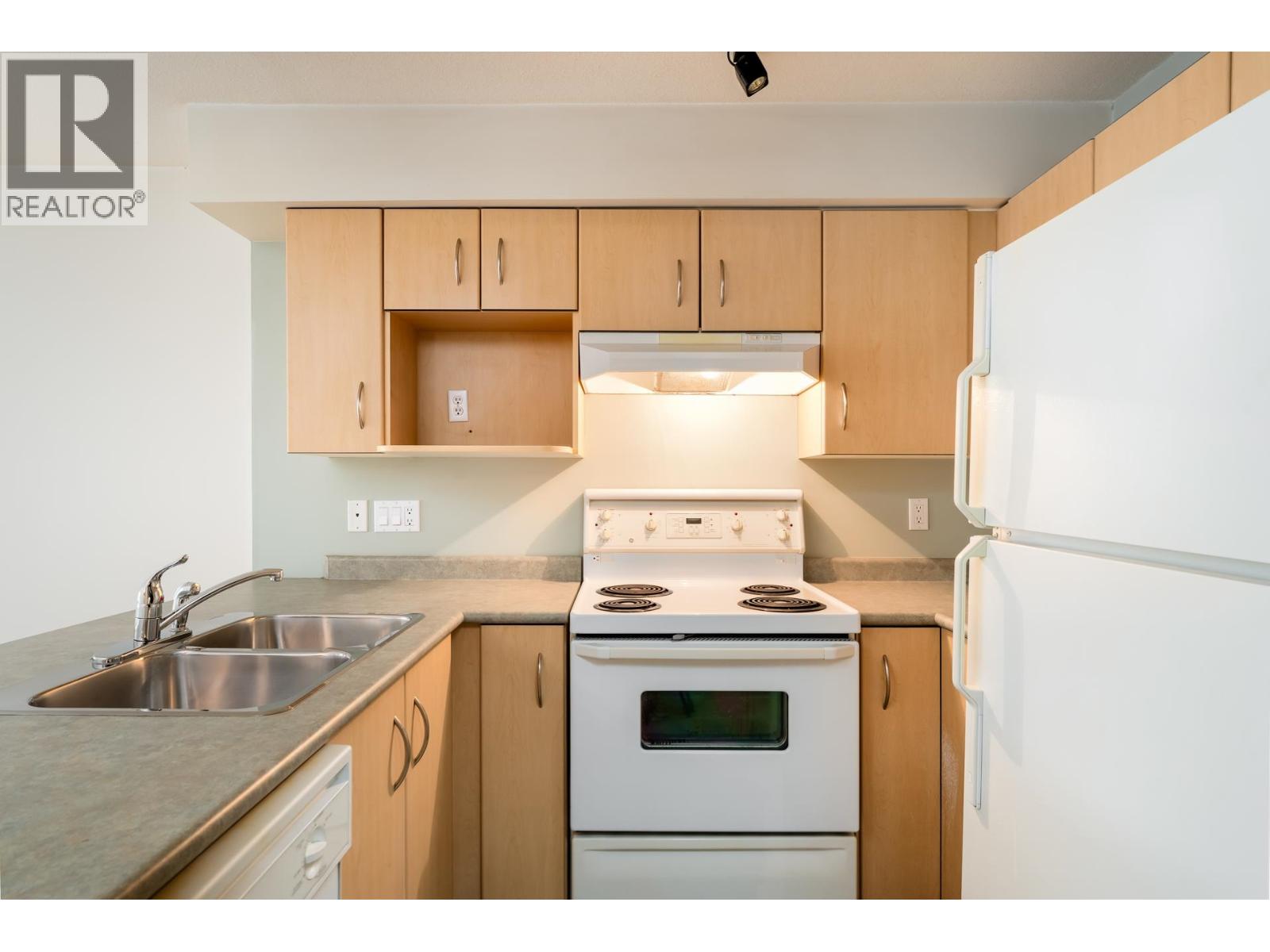 218 332 LONSDALE AVENUE, North Vancouver
