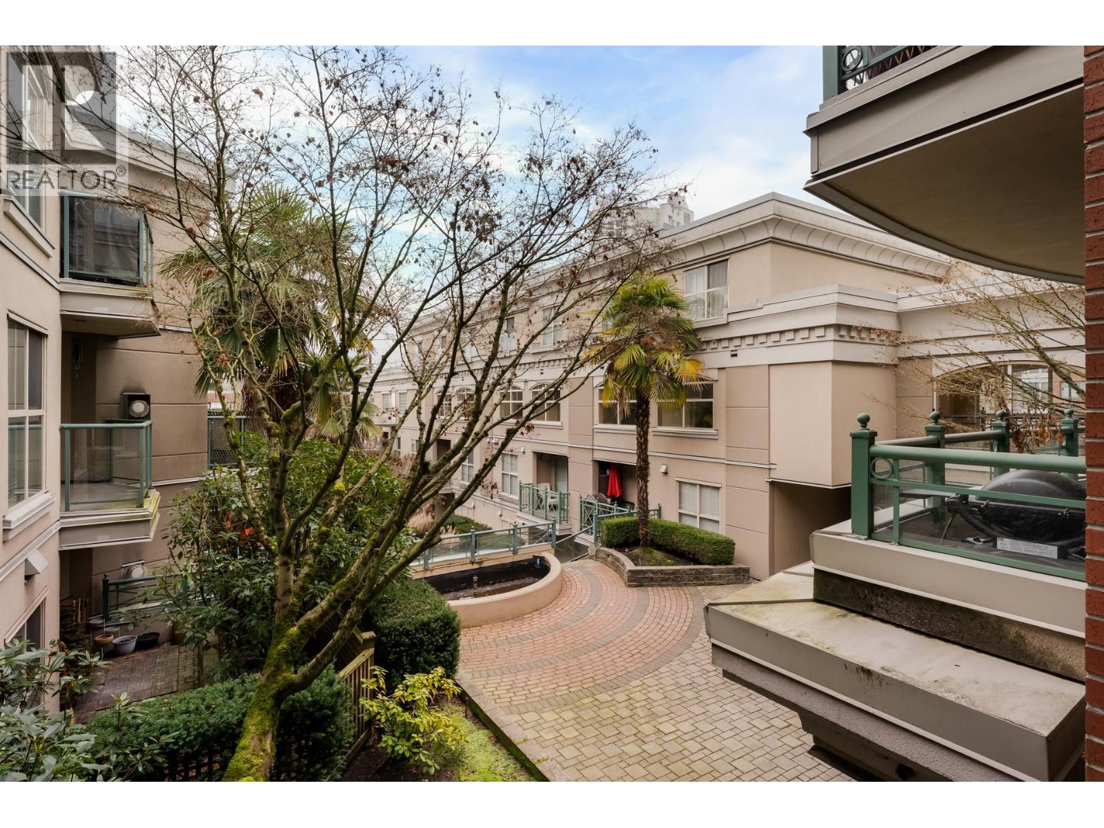 218 332 LONSDALE AVENUE, North Vancouver