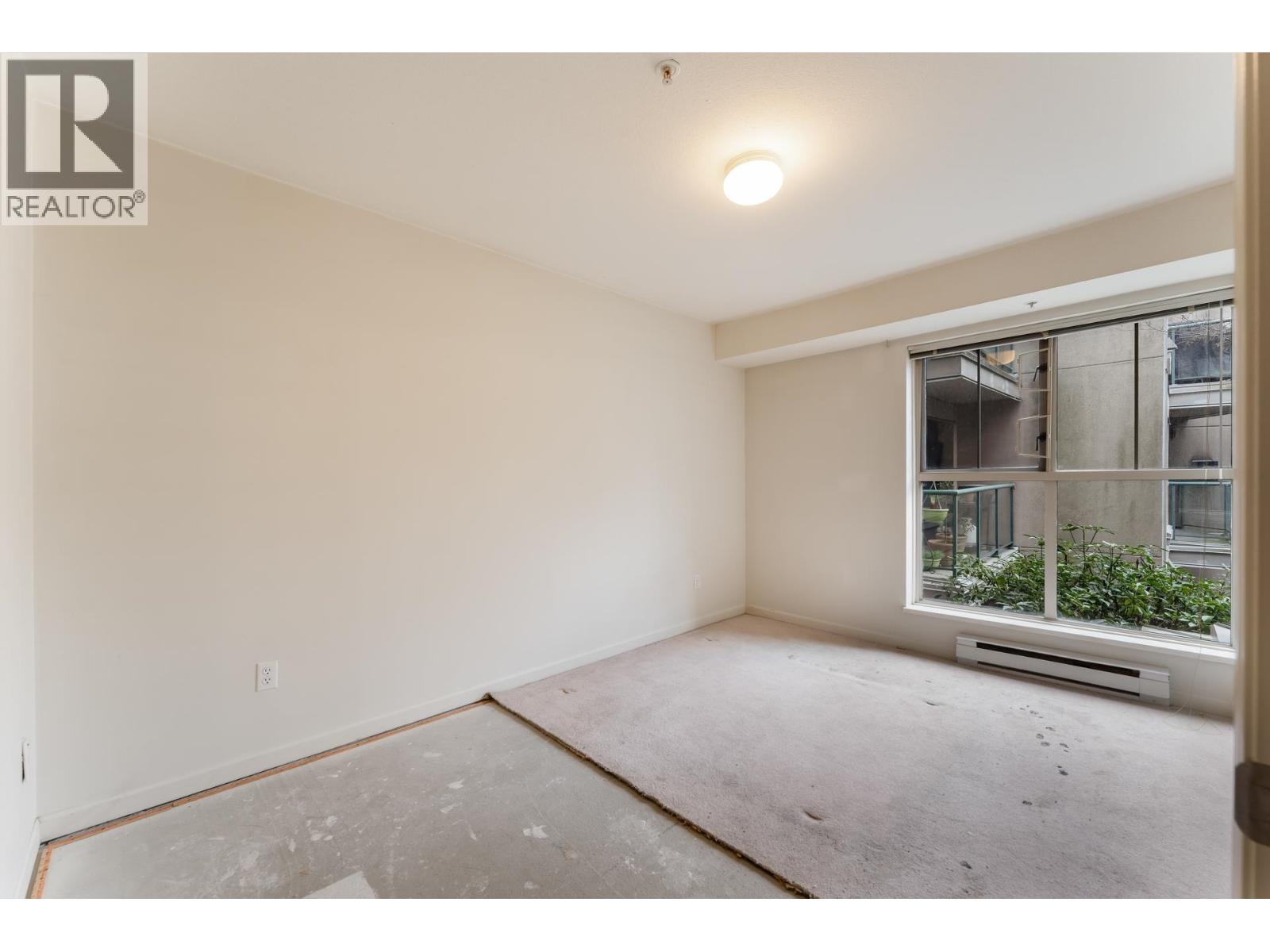218 332 LONSDALE AVENUE, North Vancouver