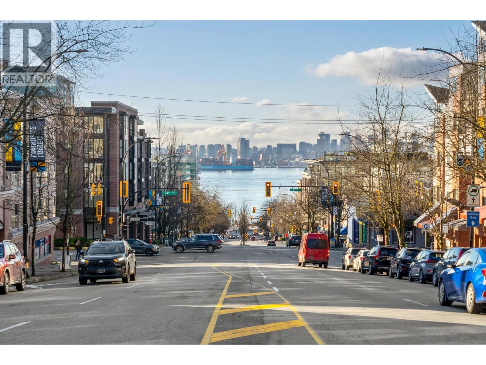 218 332 LONSDALE AVENUE, North Vancouver