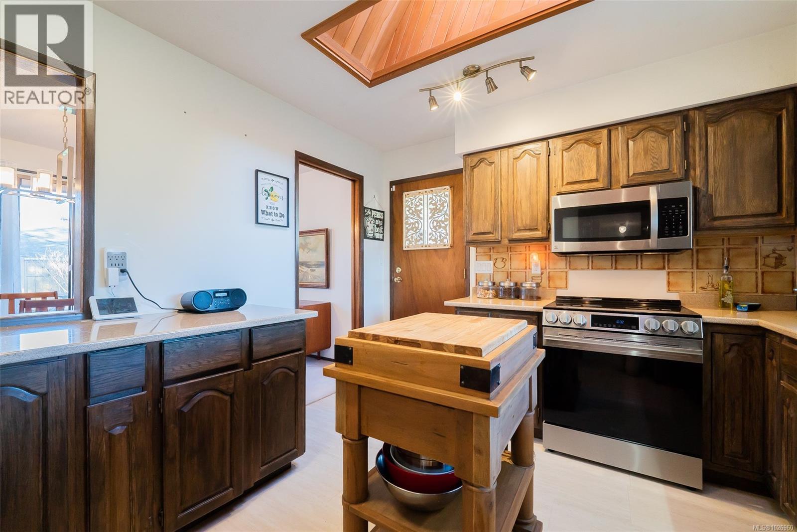 319 Meadow View Pl, Parksville