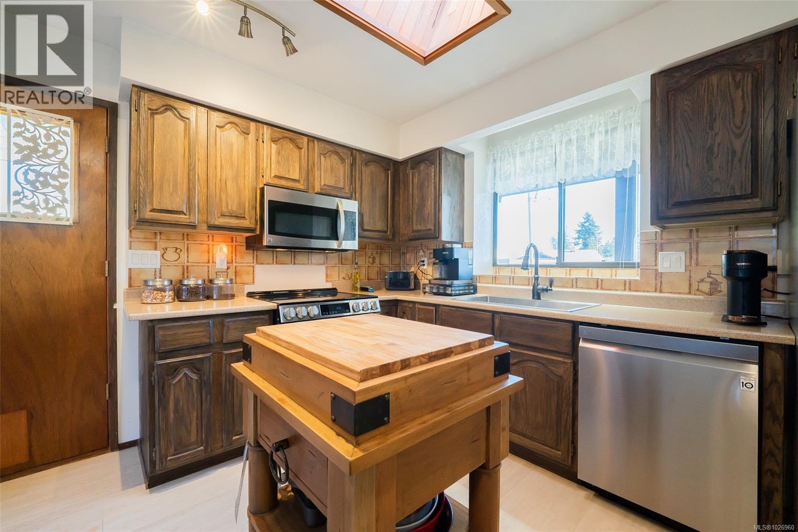 319 Meadow View Pl, Parksville