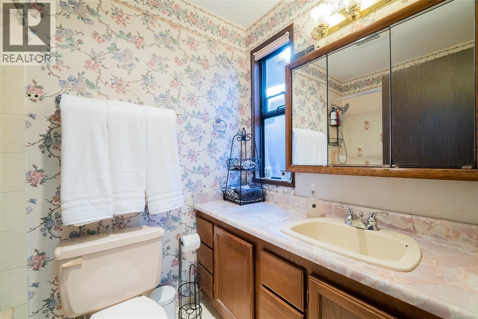 319 Meadow View Pl, Parksville