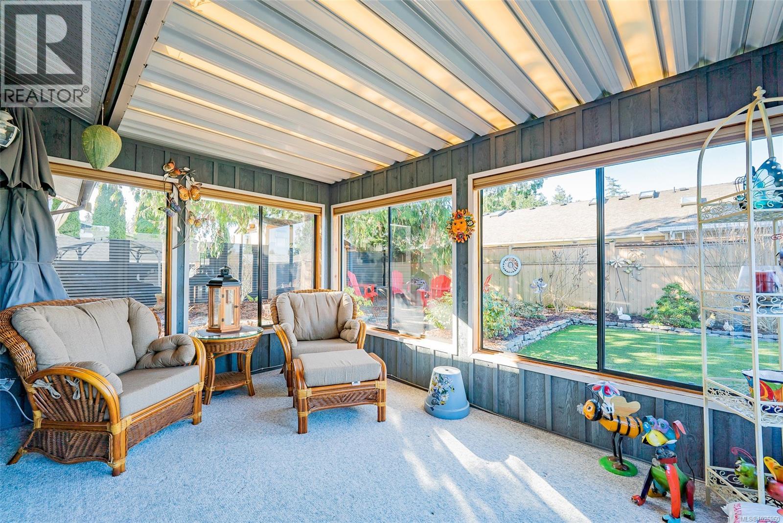 319 Meadow View Pl, Parksville