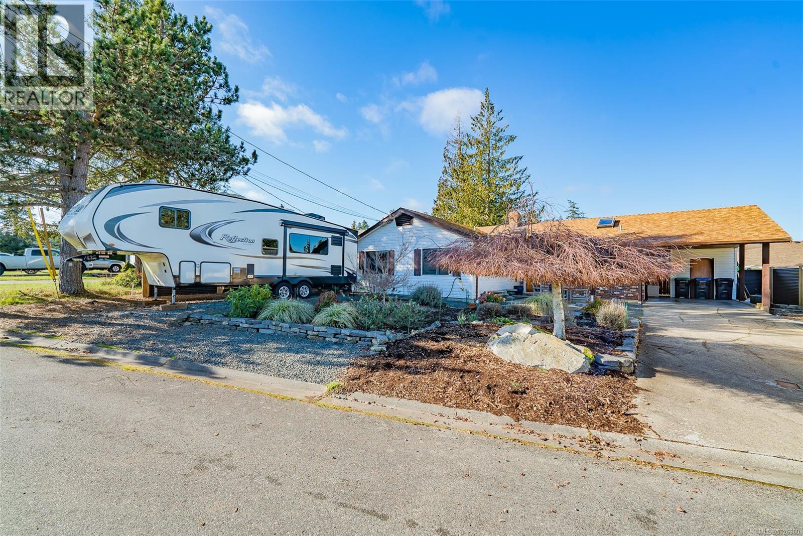 319 Meadow View Pl, Parksville