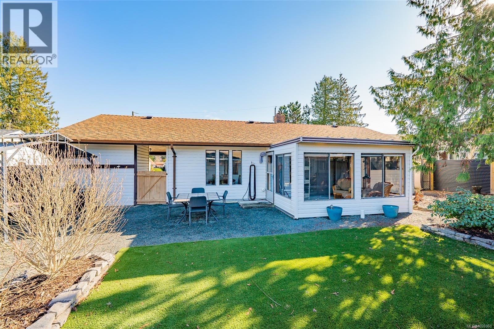 319 Meadow View Pl, Parksville