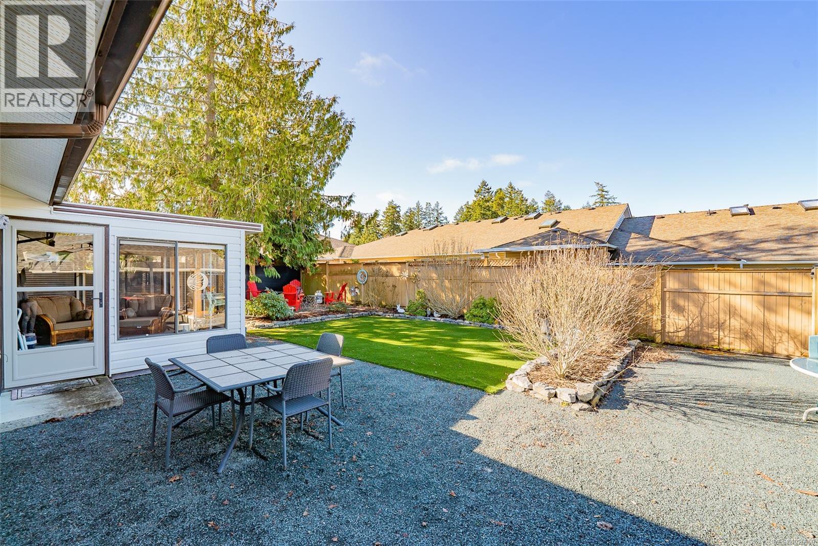 319 Meadow View Pl, Parksville