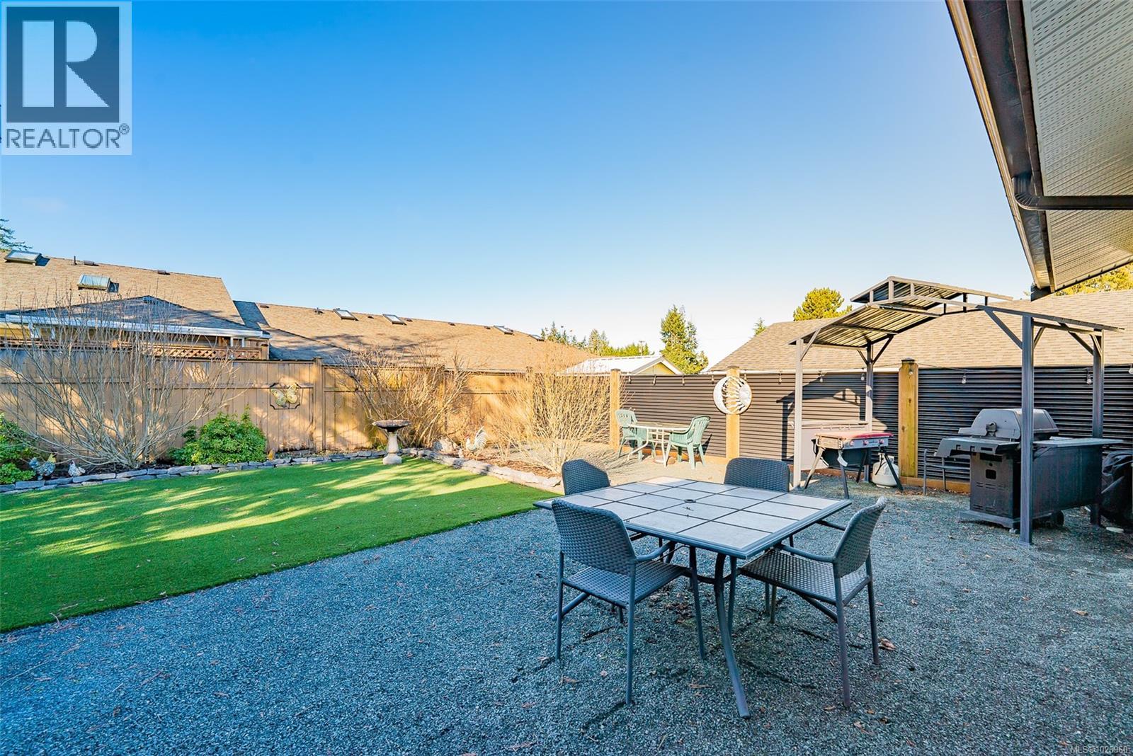 319 Meadow View Pl, Parksville