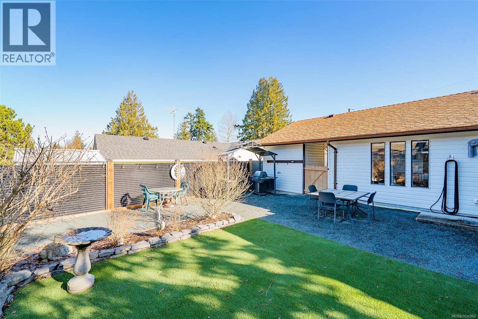 319 Meadow View Pl, Parksville