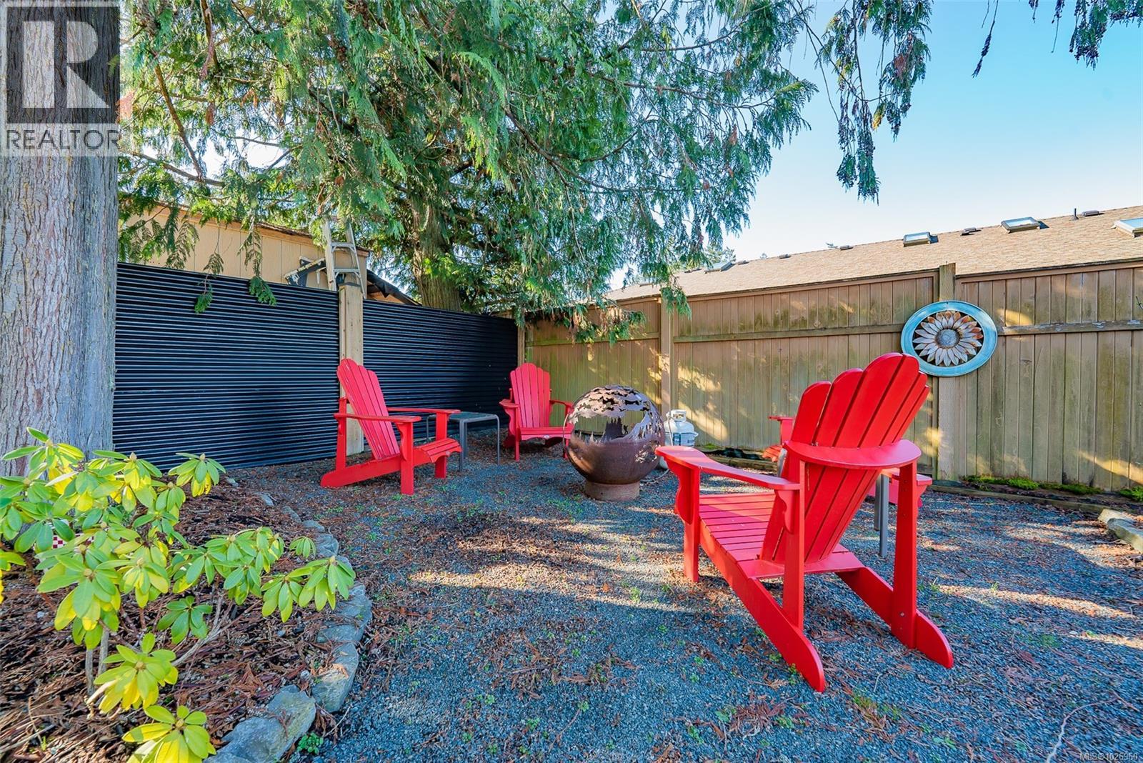 319 Meadow View Pl, Parksville