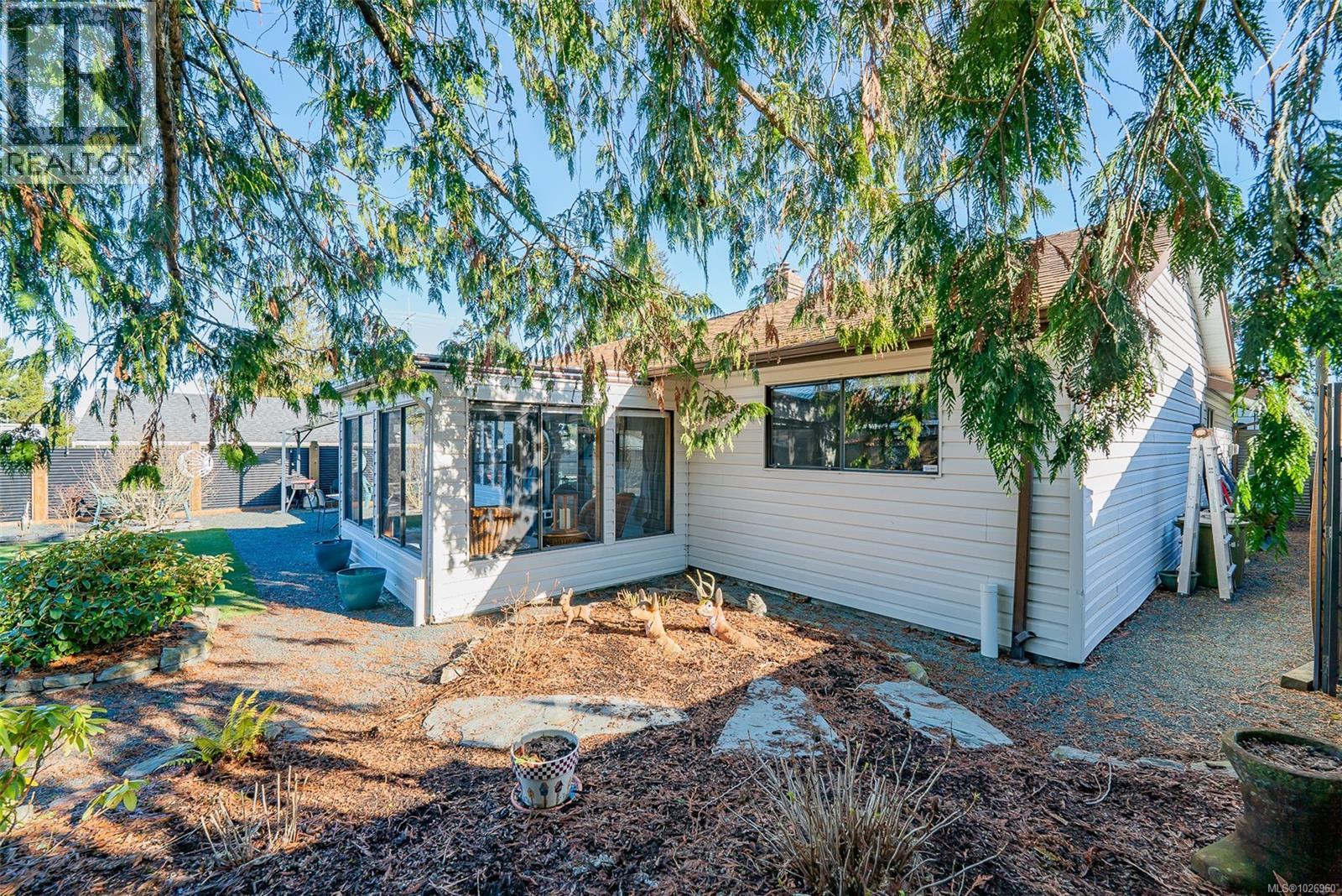 319 Meadow View Pl, Parksville