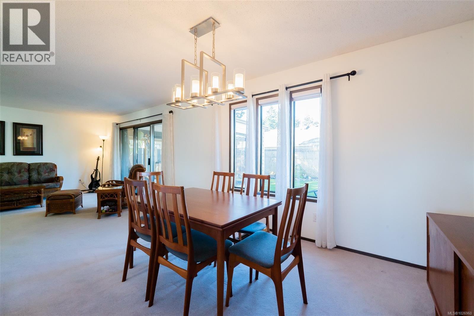 319 Meadow View Pl, Parksville