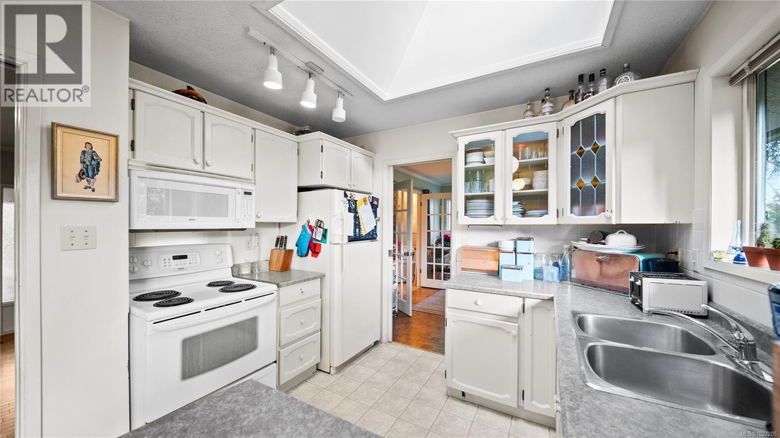  3855 Haro Road, Saanich