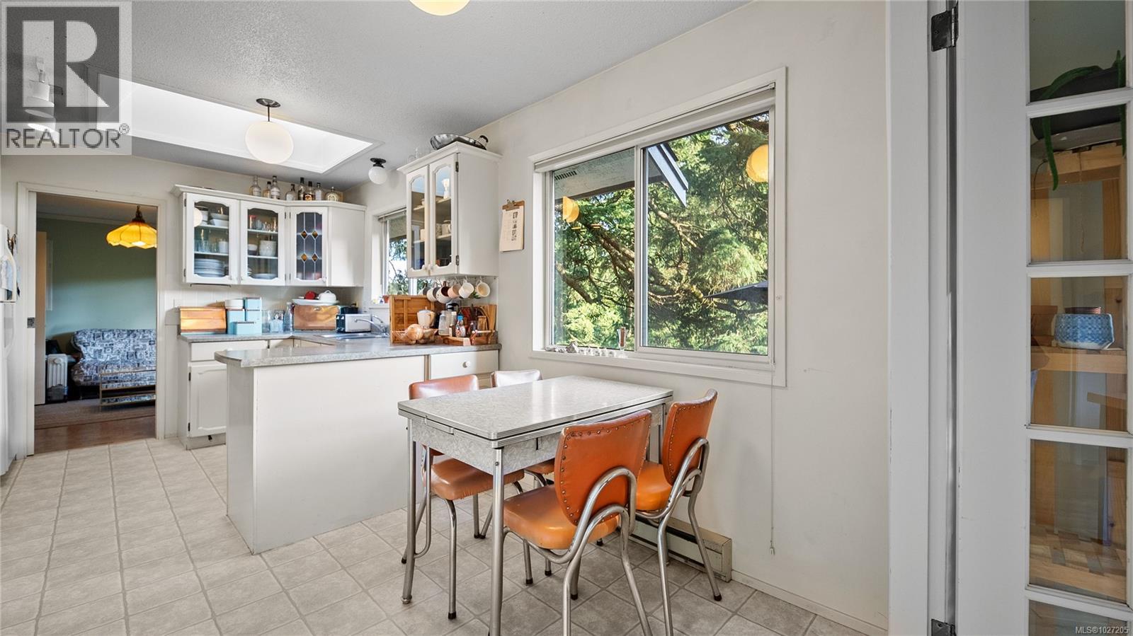  3855 Haro Road, Saanich