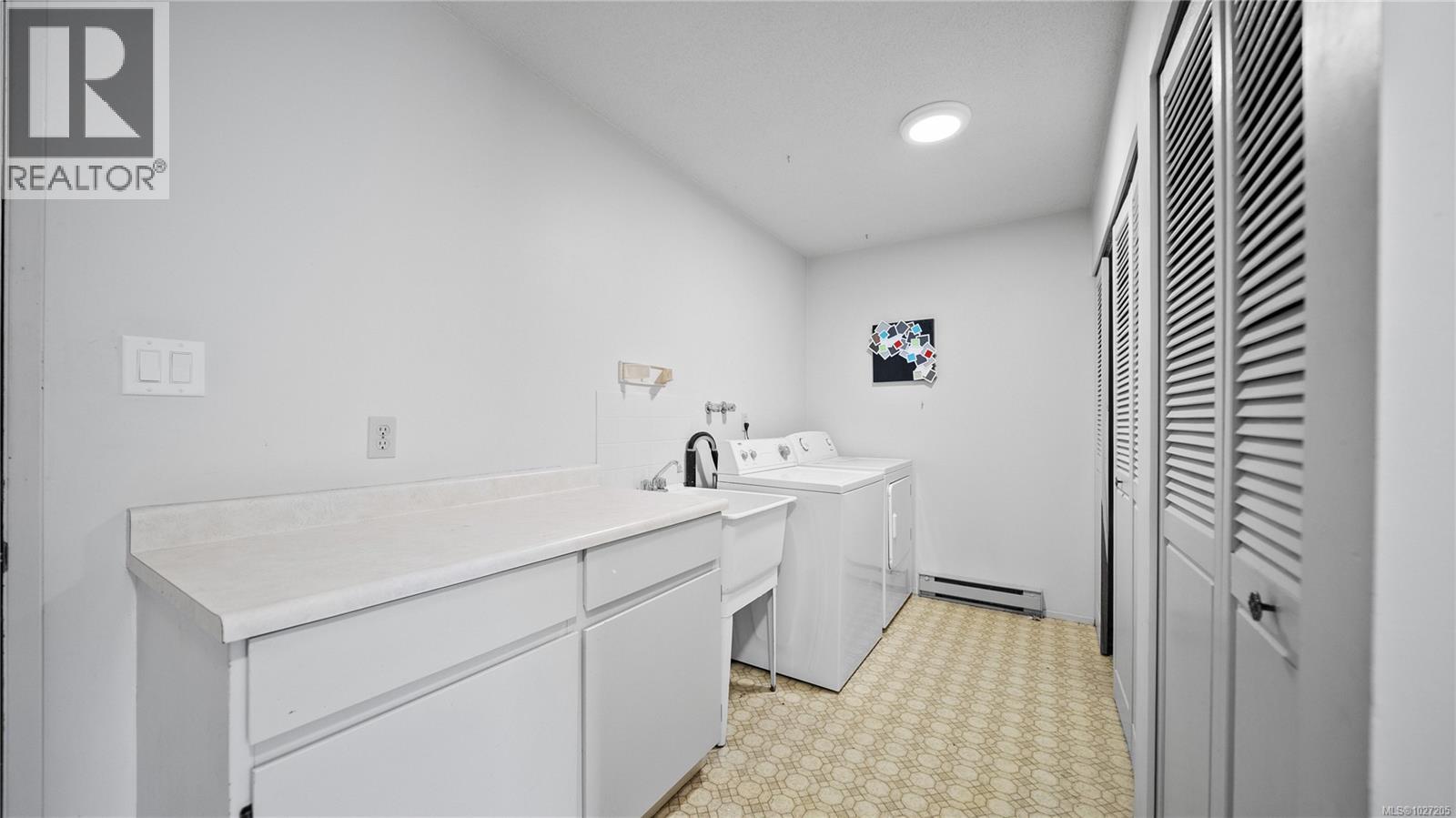  3855 Haro Road, Saanich