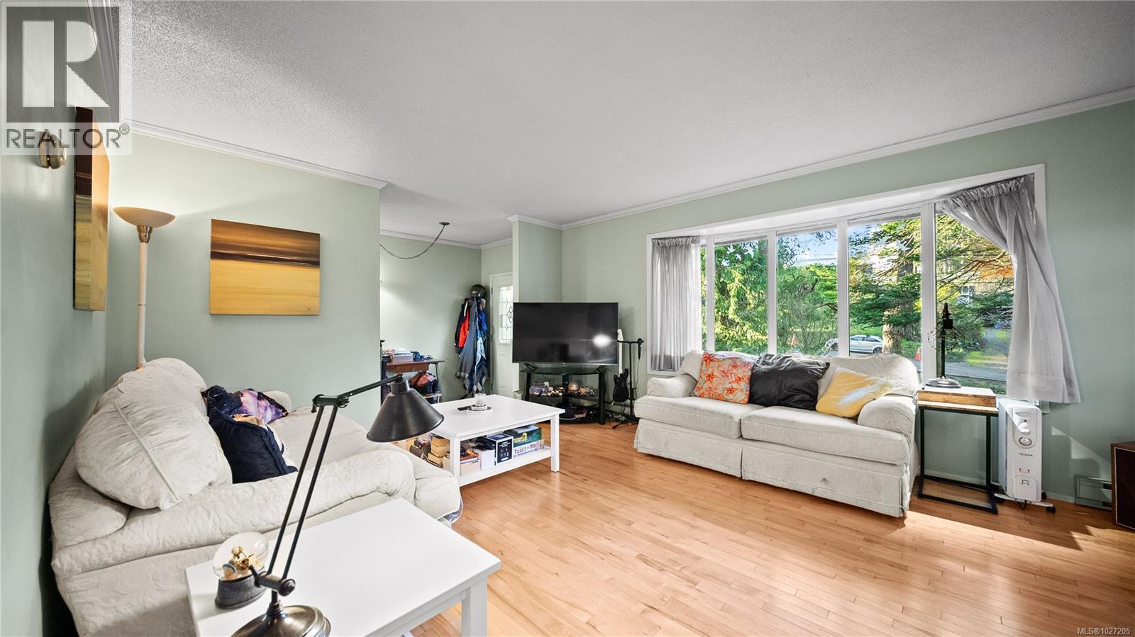  3855 Haro Road, Saanich