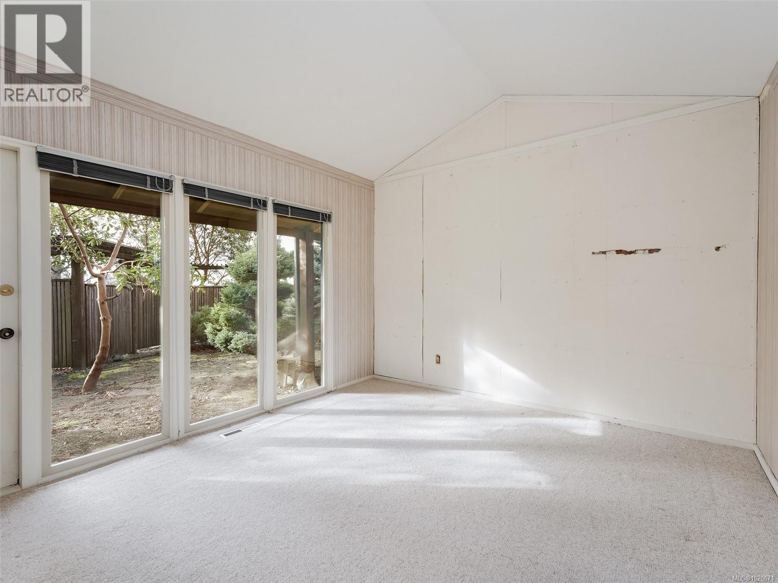  930 Royal Oak Drive, Saanich