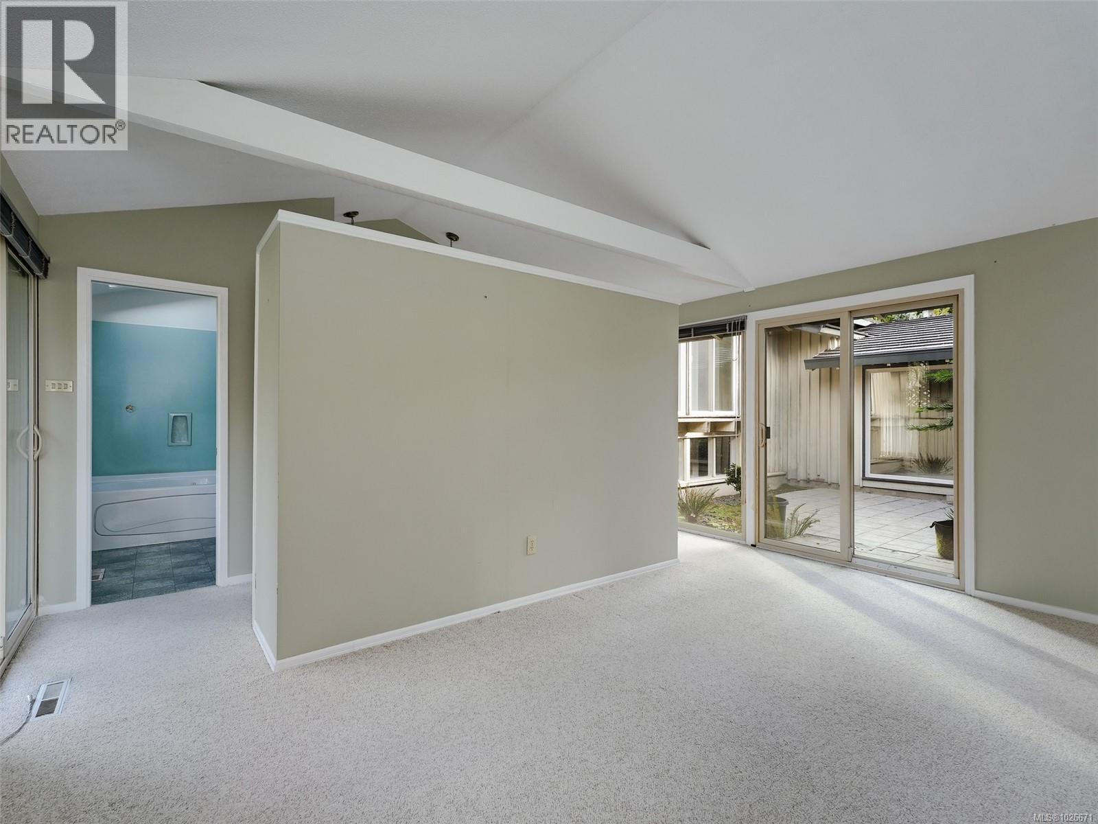  930 Royal Oak Drive, Saanich