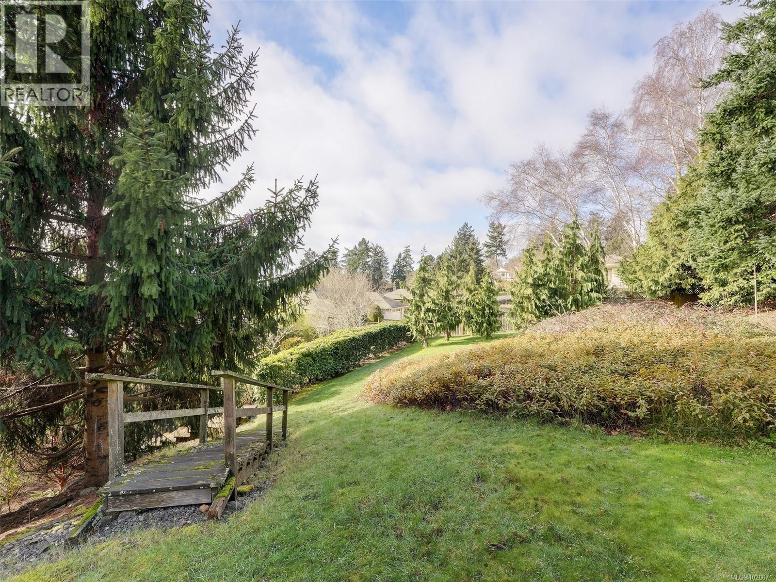  930 Royal Oak Drive, Saanich