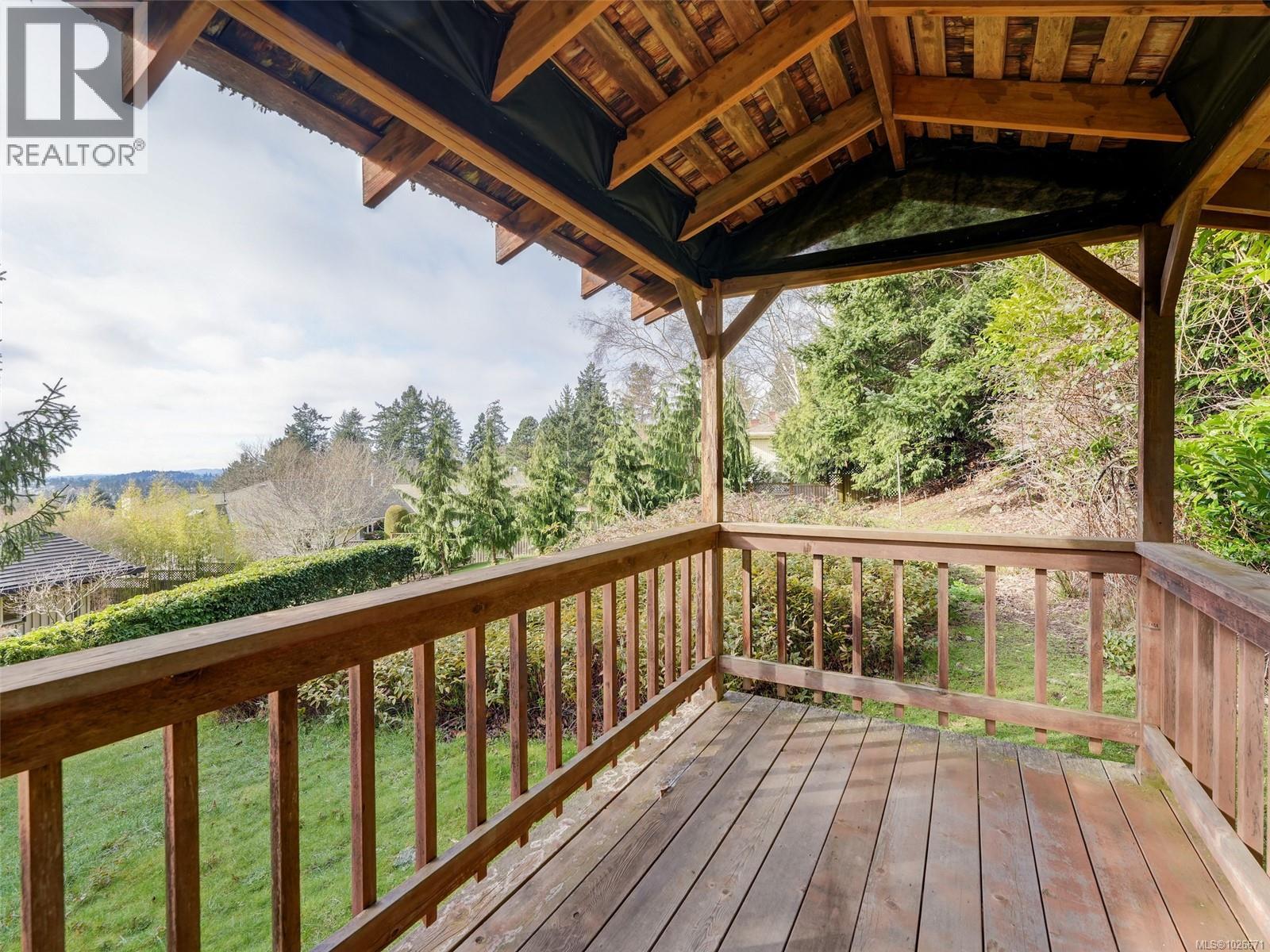  930 Royal Oak Drive, Saanich