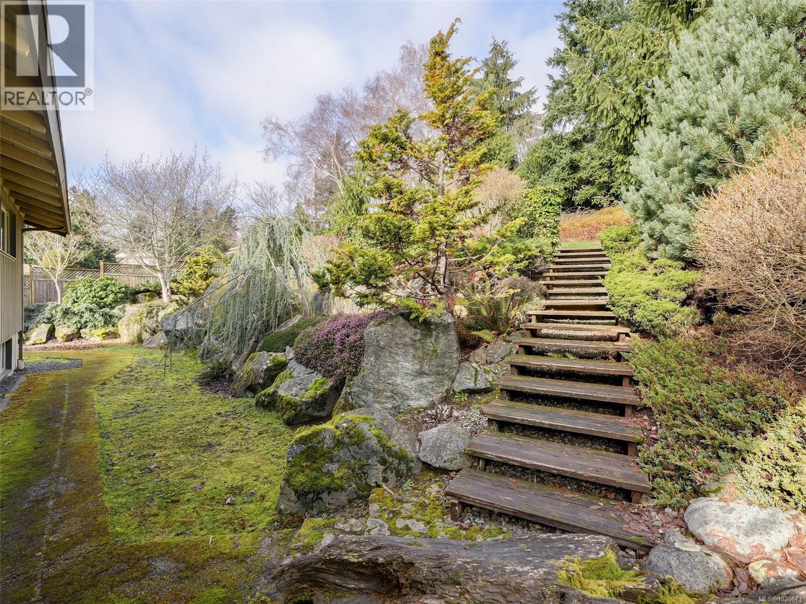  930 Royal Oak Drive, Saanich