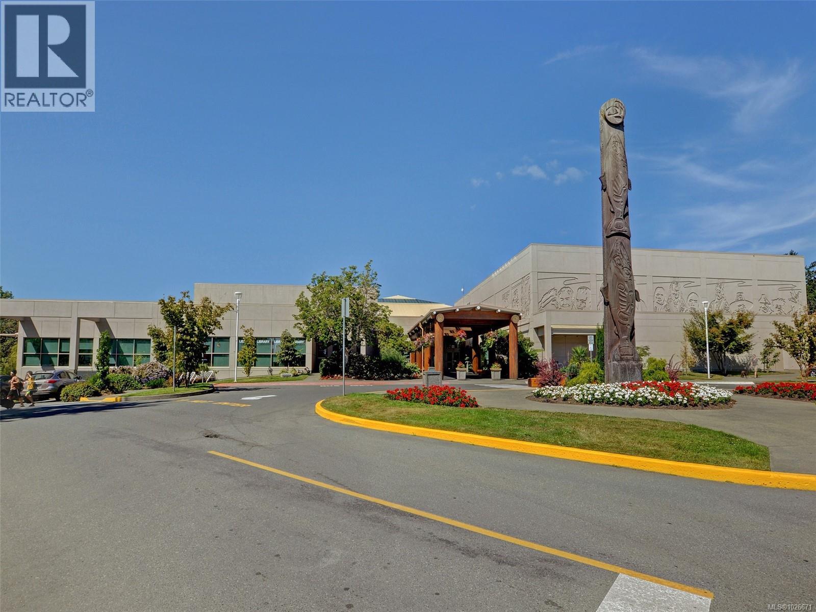  930 Royal Oak Drive, Saanich