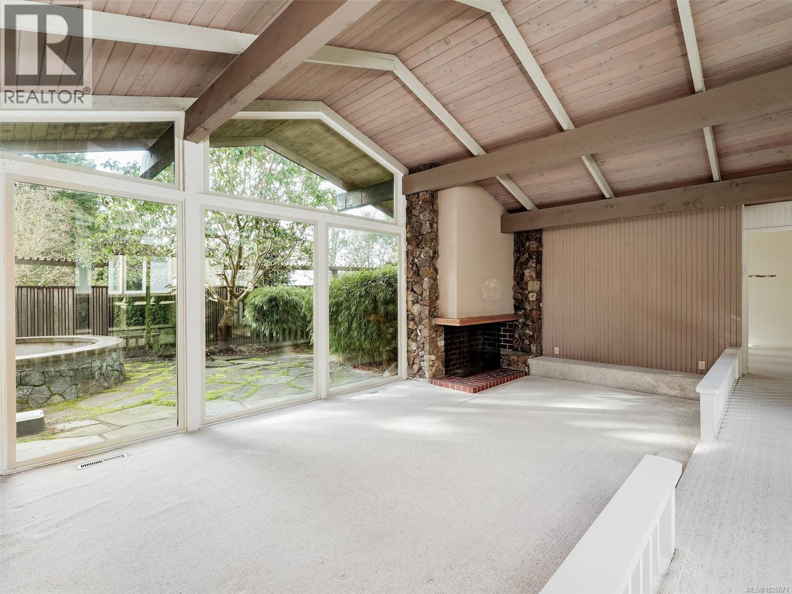  930 Royal Oak Drive, Saanich