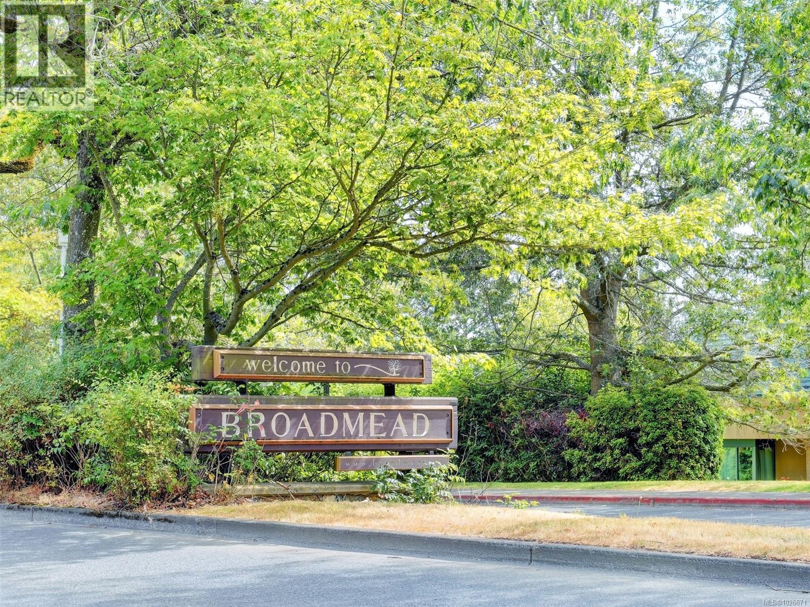  930 Royal Oak Drive, Saanich